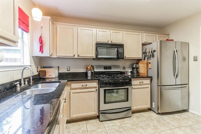 Building Photo - 2912 Feathercrest Dr
