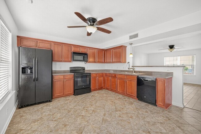 Building Photo - 407 Arapaho Dr