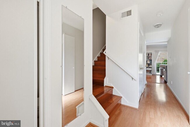 Building Photo - 3695 Persimmon Cir