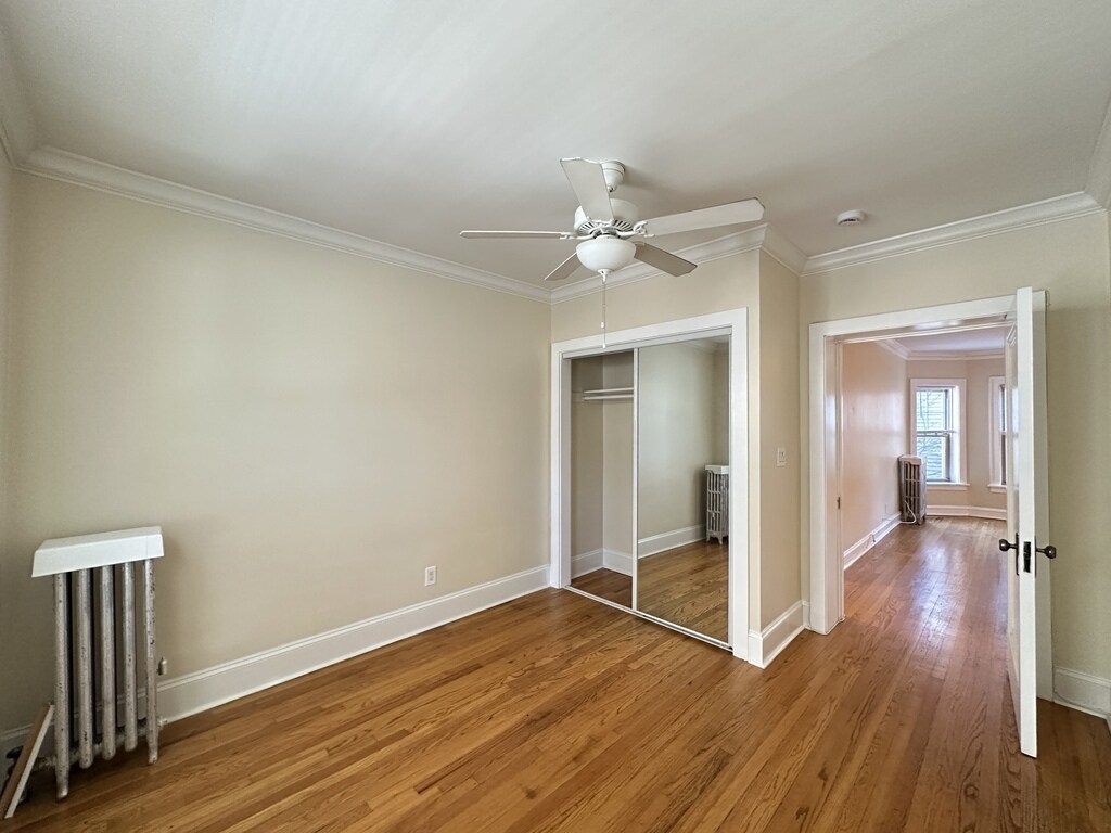 Building Photo - 912 Crain St