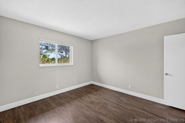 Building Photo - 1007 PROSPECT 205