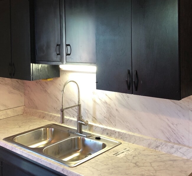 Building Photo - 115 E Yates St