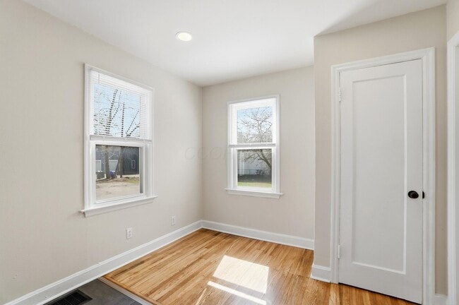 Building Photo - 1654 Ashland Ave