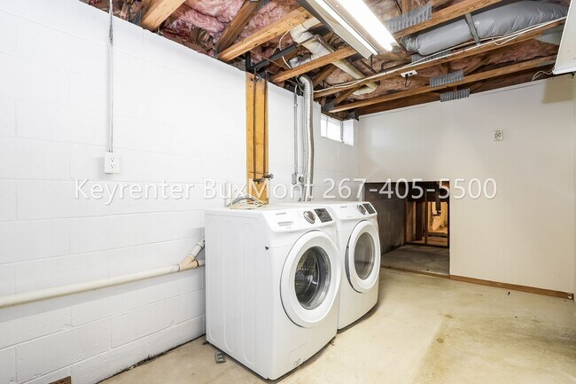 Building Photo - Updated 3-Bedroom, 2.5-Bath Townhome with Loft & Private Deck