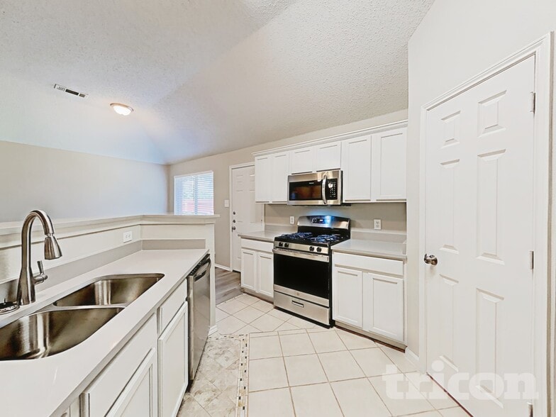 Building Photo - 1703 Ash Ln