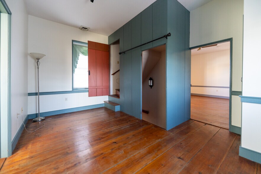 2nd Floor Common Area - 2200 Strickler Rd