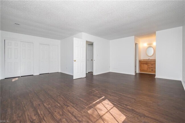 Building Photo - 908 Vincent Ct