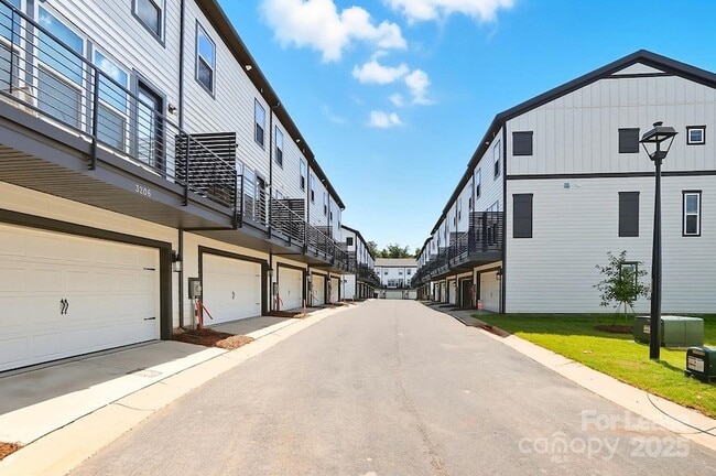 Building Photo - 3210 Stelfox St