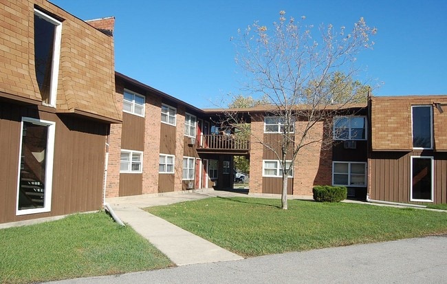 Building Photo - Forest Glen