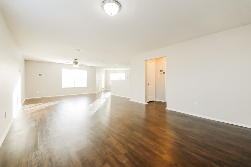 Building Photo - 4024 Cane River Rd