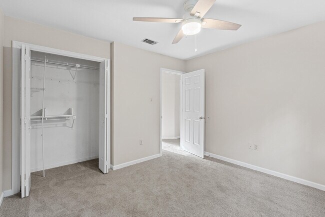 Building Photo - 328 Old Salem Way