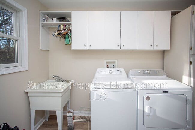 Building Photo - 90 Clubhouse Rd