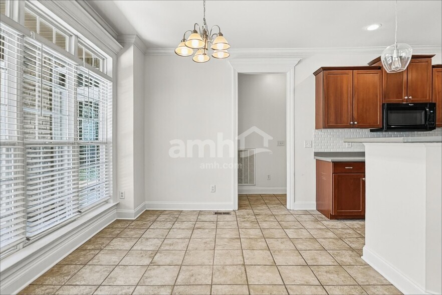 Building Photo - 3024 Silver Springs Ct