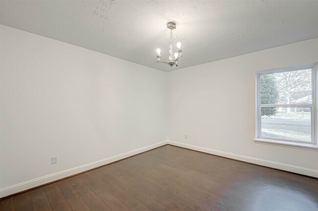 Building Photo - 520 E Castle Harbour Dr