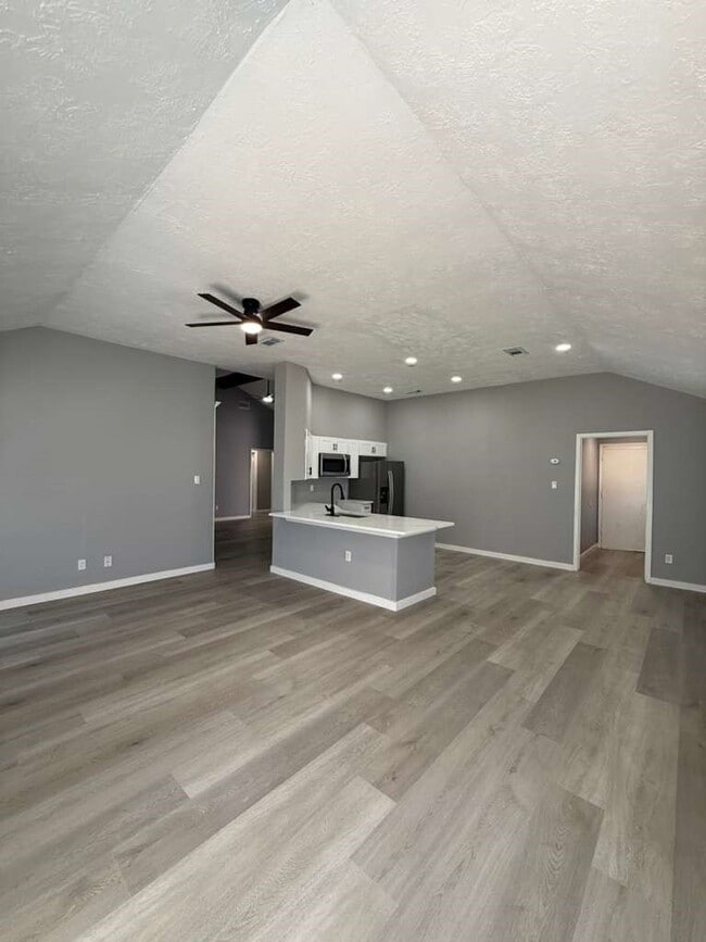Building Photo - 1019 Western Springs Dr