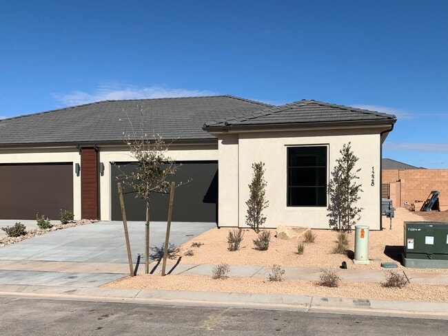 Building Photo - Brand New Two-Bedroom in Sun River 55+ Com...