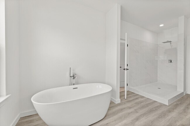 Building Photo - 256 Capetown Way