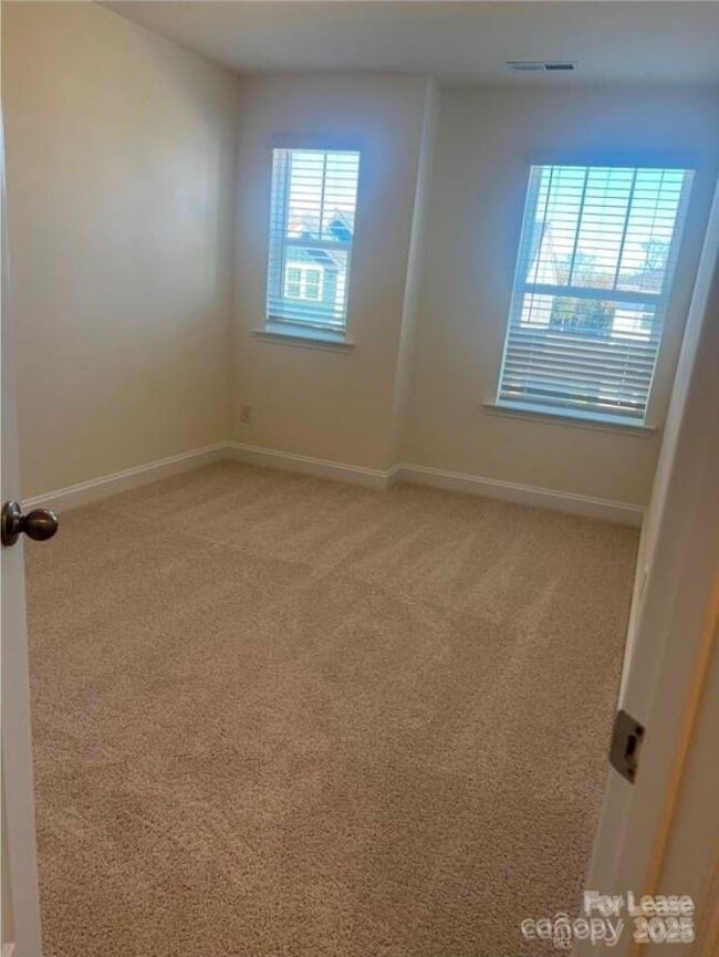 Building Photo - 1522 Cedar Tree Dr