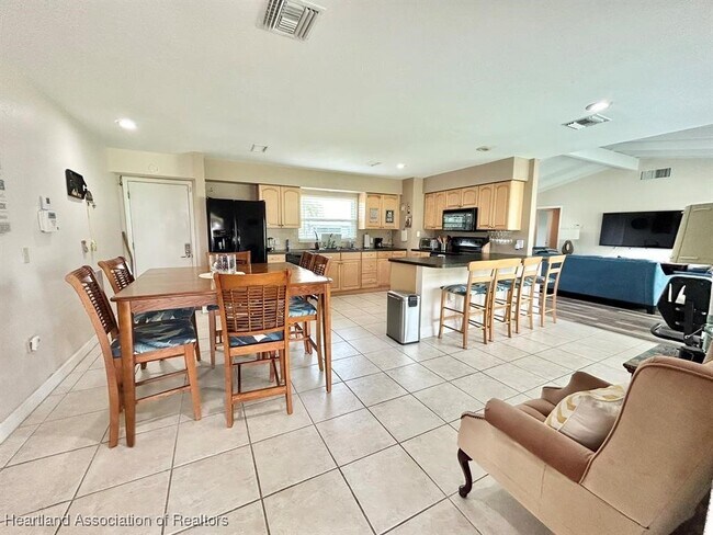 Building Photo - 120 Happiness Ave