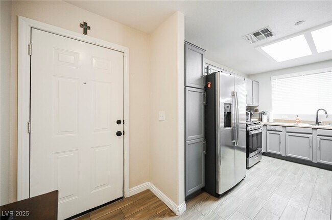 Building Photo - 833 Aspen Peak Loop