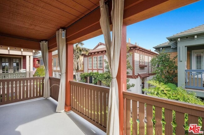 Building Photo - 2584 Bungalow Pl
