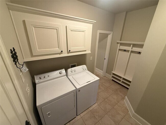 Building Photo - 1125 Walters Cir