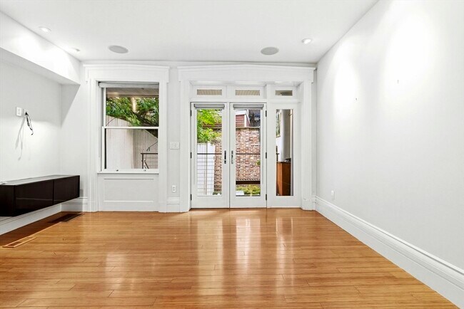 Building Photo - 11 Fayette St