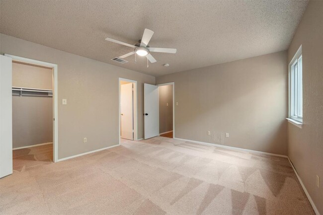 Building Photo - 1016 Peggotty Pl