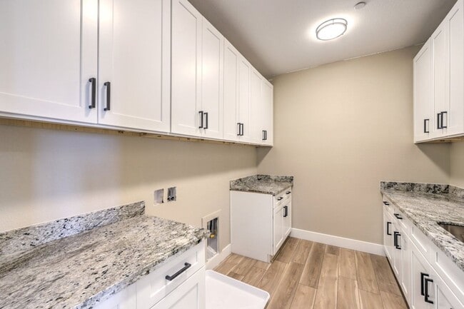 Building Photo - RARE HORSE PROPERTY FOR RENT – NEAR BLM LAND | HENDERSON, NV