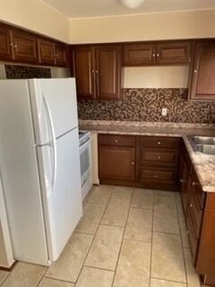 Building Photo - 25331-25337 S Montmartre Ct