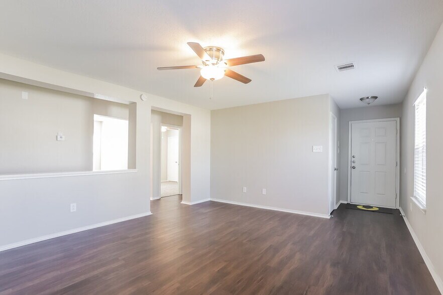 Building Photo - 20619 Tayman Oaks Dr