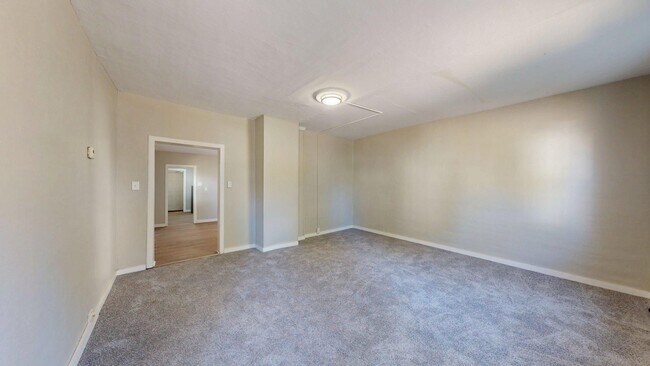 Building Photo - Cudell/West Blvd neighborhood; 4 bedroom/1 bath single family house for rent!