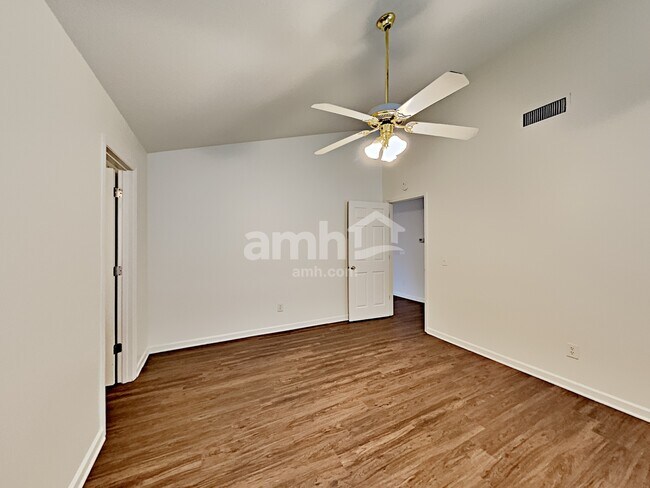 Building Photo - 1768 Merritt St