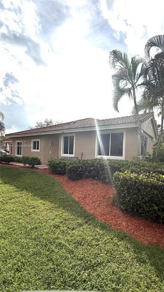 Building Photo - 15825 SW 11th St