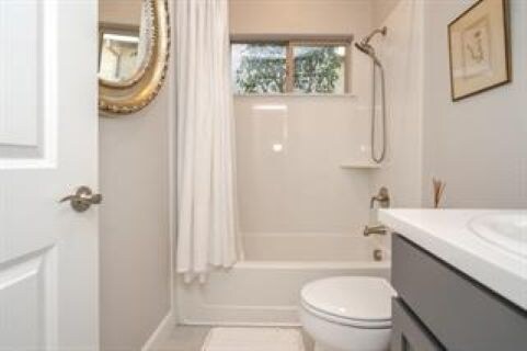 Building Photo - 5009 Creekhollow Way