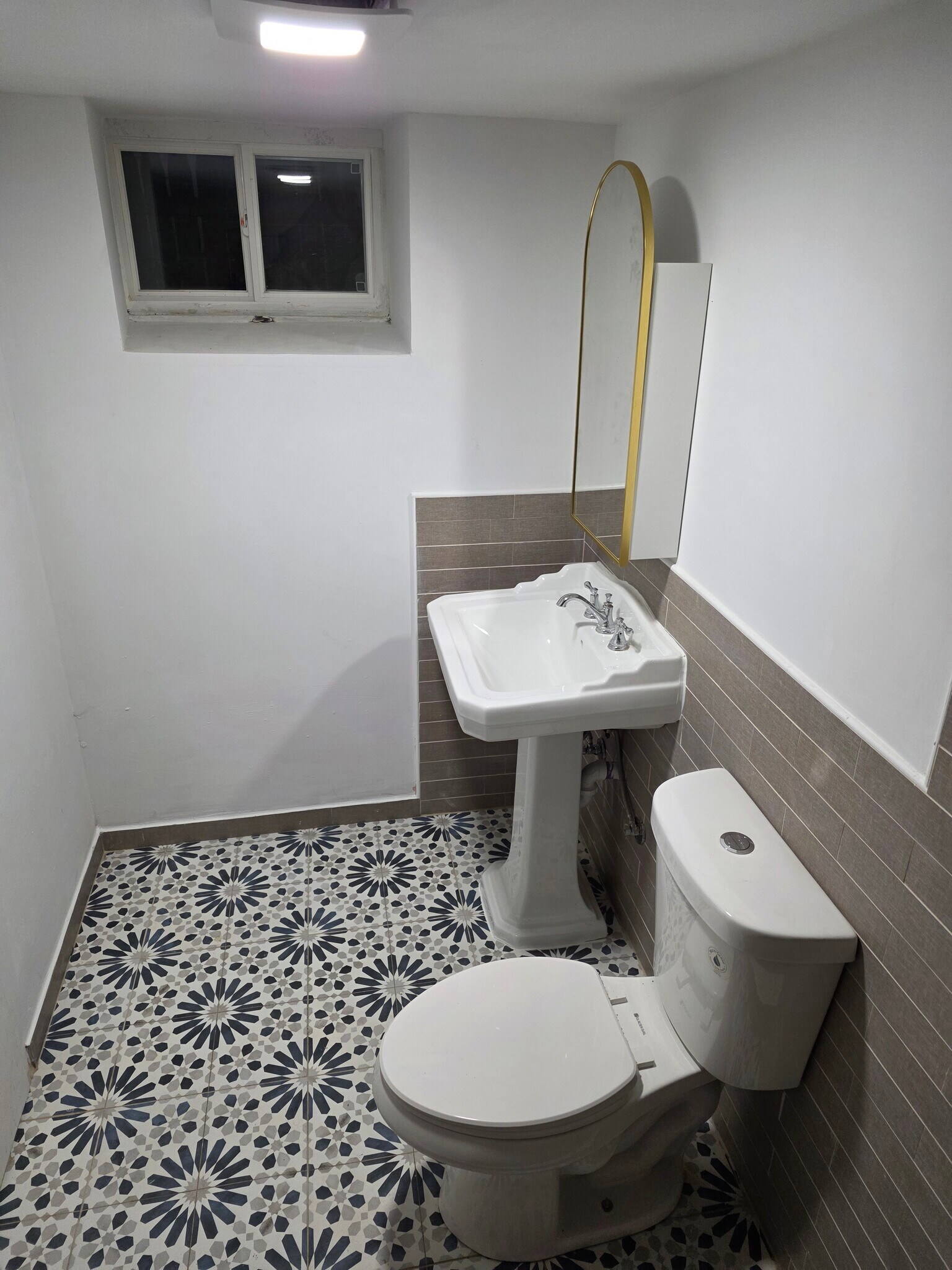 Building Photo - 1770 Park Ave