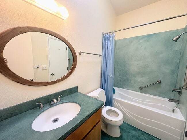 Building Photo - 339 Ravenwood Pl