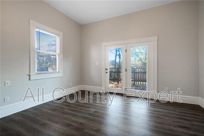 Building Photo - 438 Cherokee Ave SE