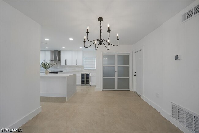 Building Photo - 27381 Voyageur Dr