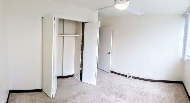 Building Photo - Salt Lake Likini West 1 Bedroom 1 Bathroom 1 Parking Condominium