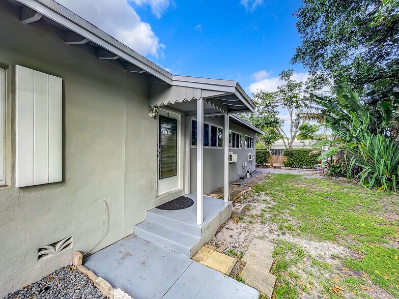 Building Photo - 1711 Washington St