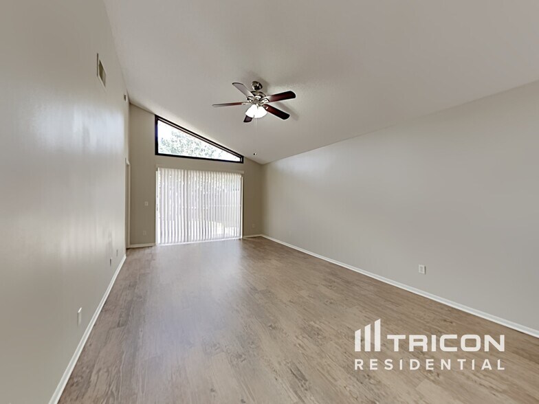 Building Photo - 1253 Ashworth Dr