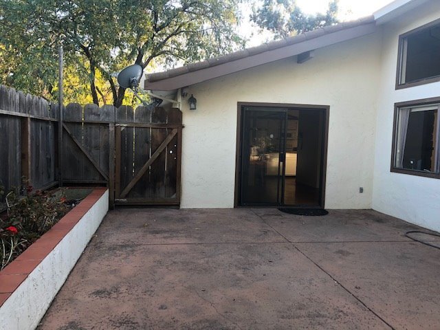 Building Photo - Great Three Bedroom House Carmel Valley