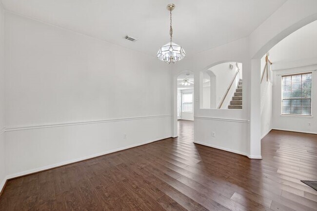 Building Photo - 15903 Timber Chase Dr