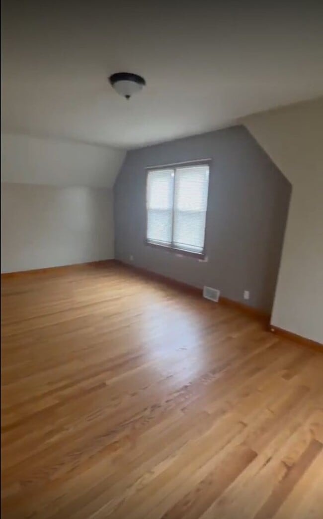 Building Photo - 8902 W Silver Spring Dr