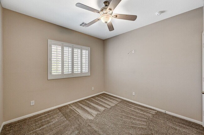 Building Photo - 10588 Isola Bella St