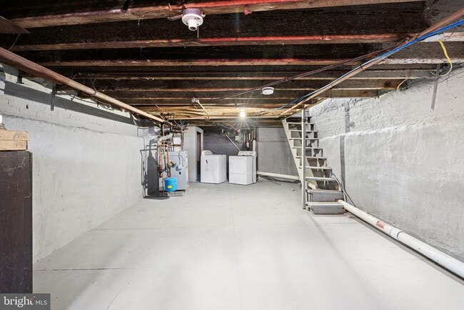 Building Photo - 2257 Ann St