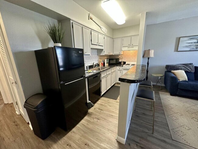 Building Photo - 312 Bream Ave