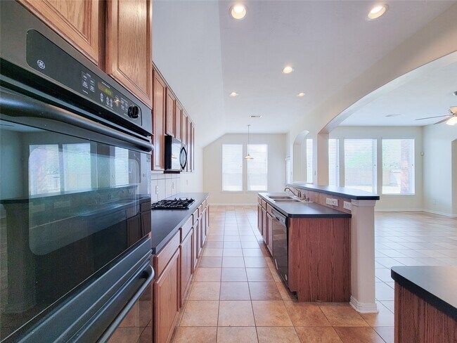 Building Photo - 25219 Piney Heights Ln