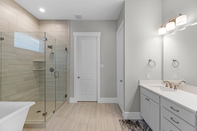 Building Photo - 11 Thorpe Ln